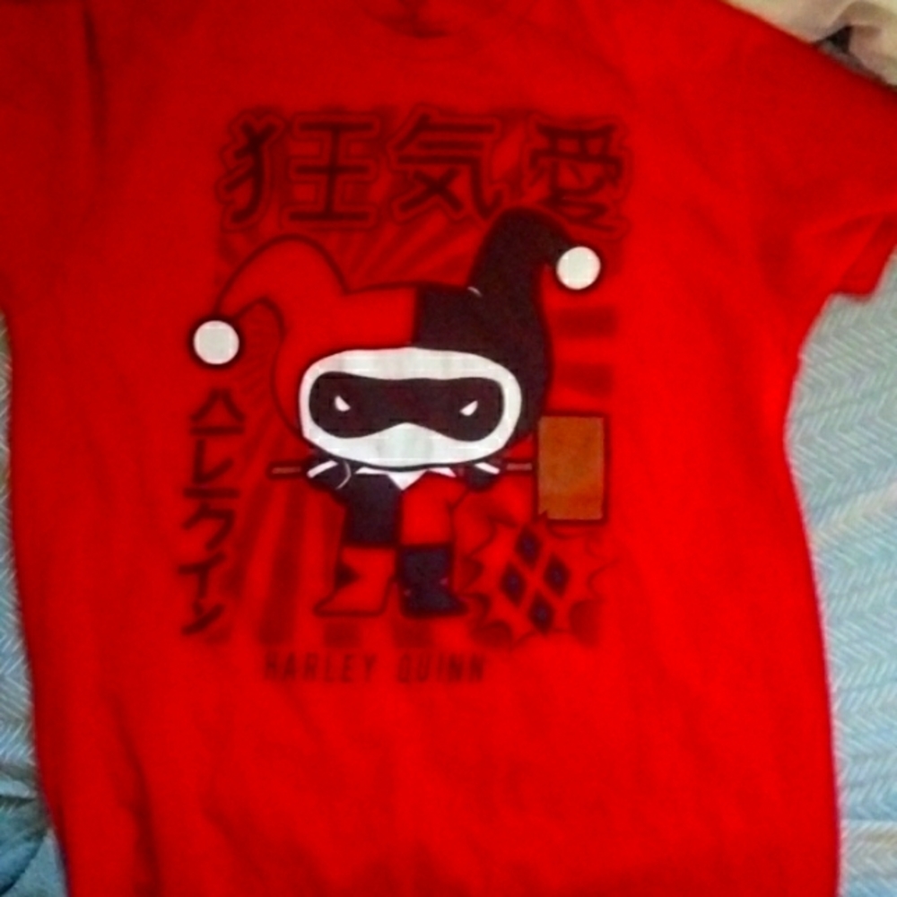 Harley Quinn t-shirt it's a medium